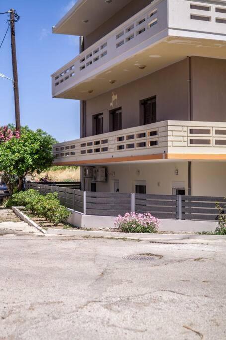 Apartamento Artemissia New Well Sided Modish House Kíssamos Exterior foto
